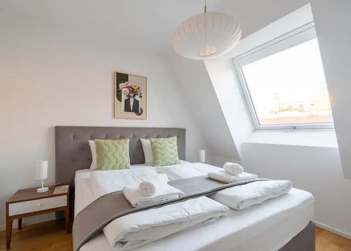 Avina Suites Favorite شقة
