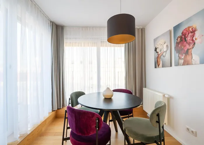 Avina Suites Favorite شقة *