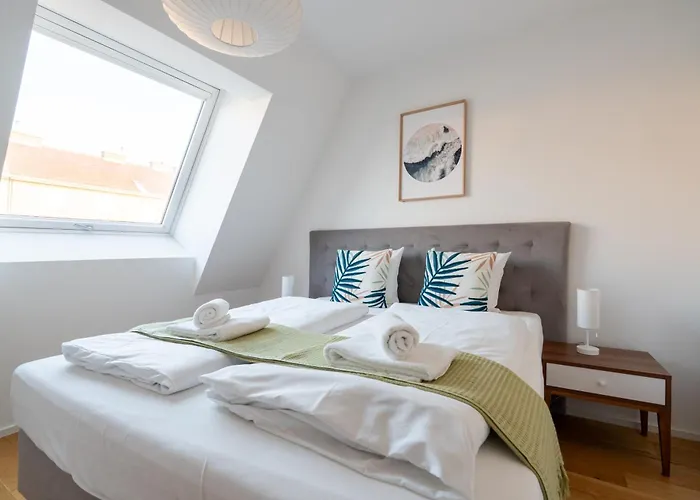 Avina Suites Favorite شقة