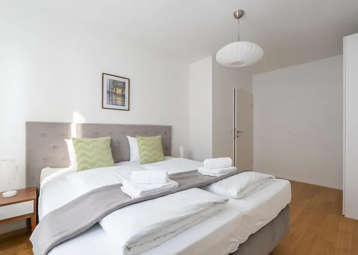 شقة Avina Suites Favorite *